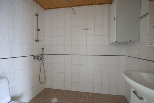 Kylpyhuone, kuvattu huhtikuussa 2024